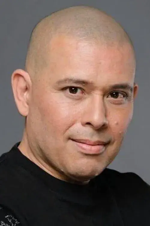 Renzo Cruz